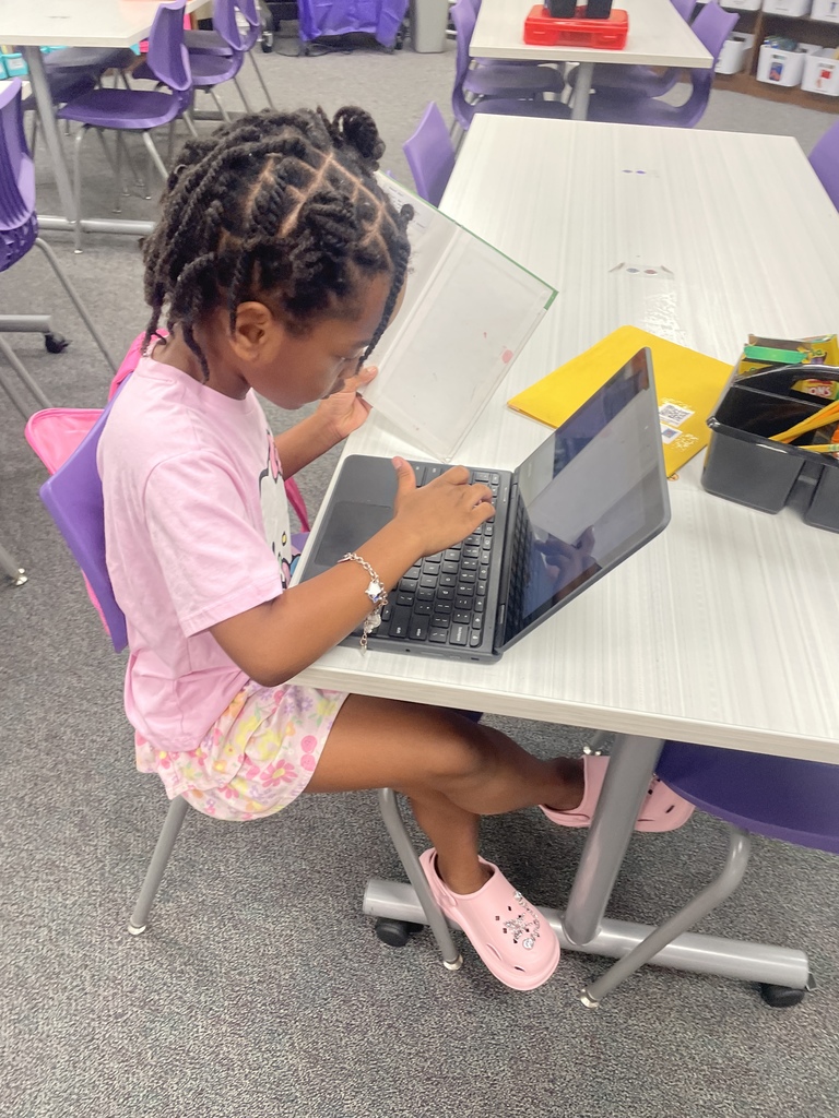 We're so excited to see our morning library time taking off! It's a wonderful opportunity for our students to check out new books, take AR tests, and even earn prizes for getting caught reading! From our youngest readers cozying up on the carpet to our PALS helpers mastering the check-out desk, great things are happening before the bell rings. A special shout-out to our First Grade Reading Club for leading the charge! #SchoolLibrary #ReadingIsFun #EarlyBirdsReadingClub #CommunityInvolved