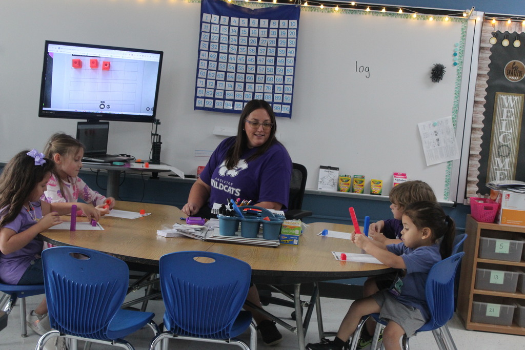 Mrs. Mancuso, our stellar Interventionist Lead, guiding our young Wildcats! Small group time is essential for reinforcing key concepts and building a strong foundation. This dedicated instruction ensures all students get the attention and tools they need to master their skills. Great things are happening daily!
