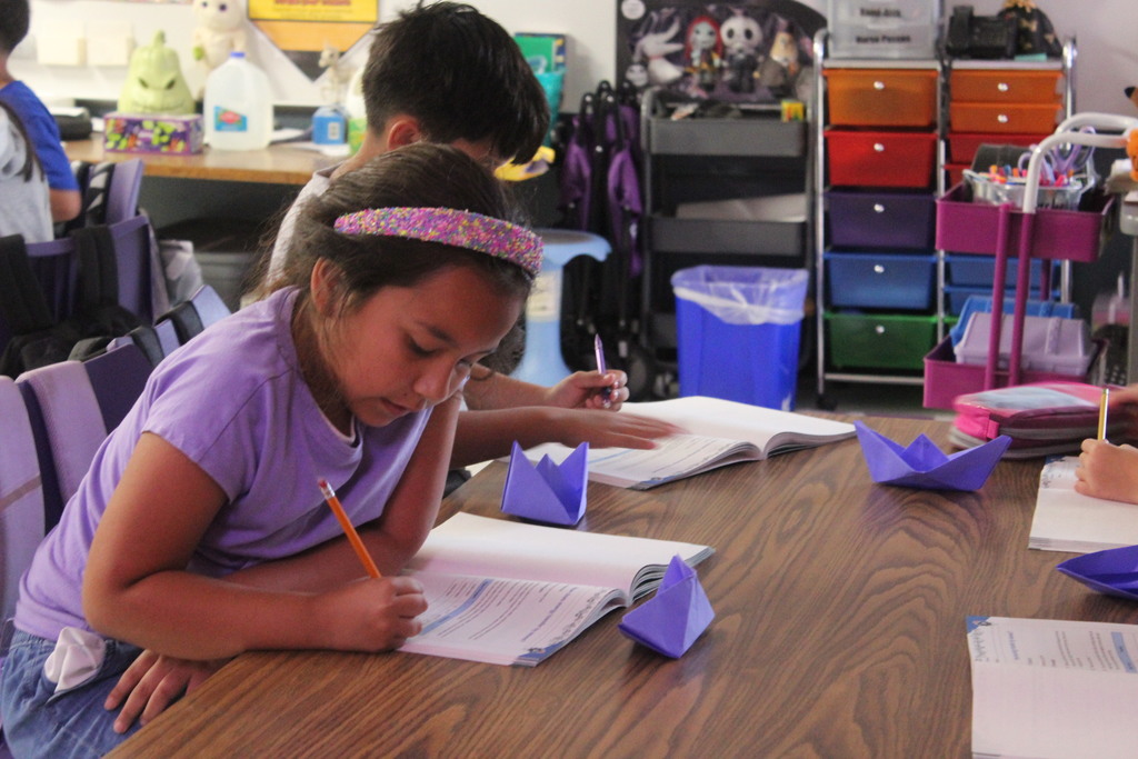 What a great experiment in Mrs. Edwards's class! Our fourth graders are testing concepts by investigating waves in water and the movement of their paper boats. This kind of collaborative exploration builds critical thinking skills and makes learning unforgettable. Future engineers and scientists in the making!