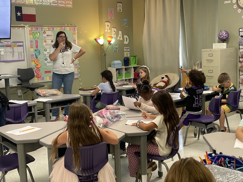 A peek into the daily excellence happening in Mrs. Aaron's second grade! Students were deep into their Bluebonnet math curriculum, collaborating and tackling challenging problems. These snapshots show the focused environment where our students grow and thrive. Thank you to our teachers for making learning meaningful and engaging!