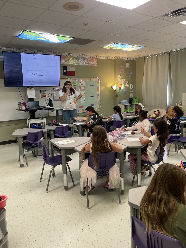 A peek into the daily excellence happening in Mrs. Aaron's second grade! Students were deep into their Bluebonnet math curriculum, collaborating and tackling challenging problems. These snapshots show the focused environment where our students grow and thrive. Thank you to our teachers for making learning meaningful and engaging!