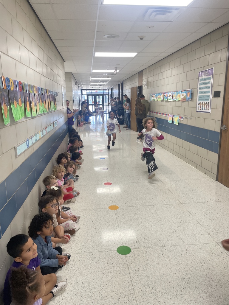 What a day for our 1st Grade Super Readers! This past Friday we kicked off a long-standing tradition with our first AR Parade of the year. These fantastic students earned their spot (and a cool new t-shirt!) by reaching ten AR points. The excitement was absolutely contagious! We are so proud of their reading dedication and can't wait for the next parade of super readers! Keep turning those pages!