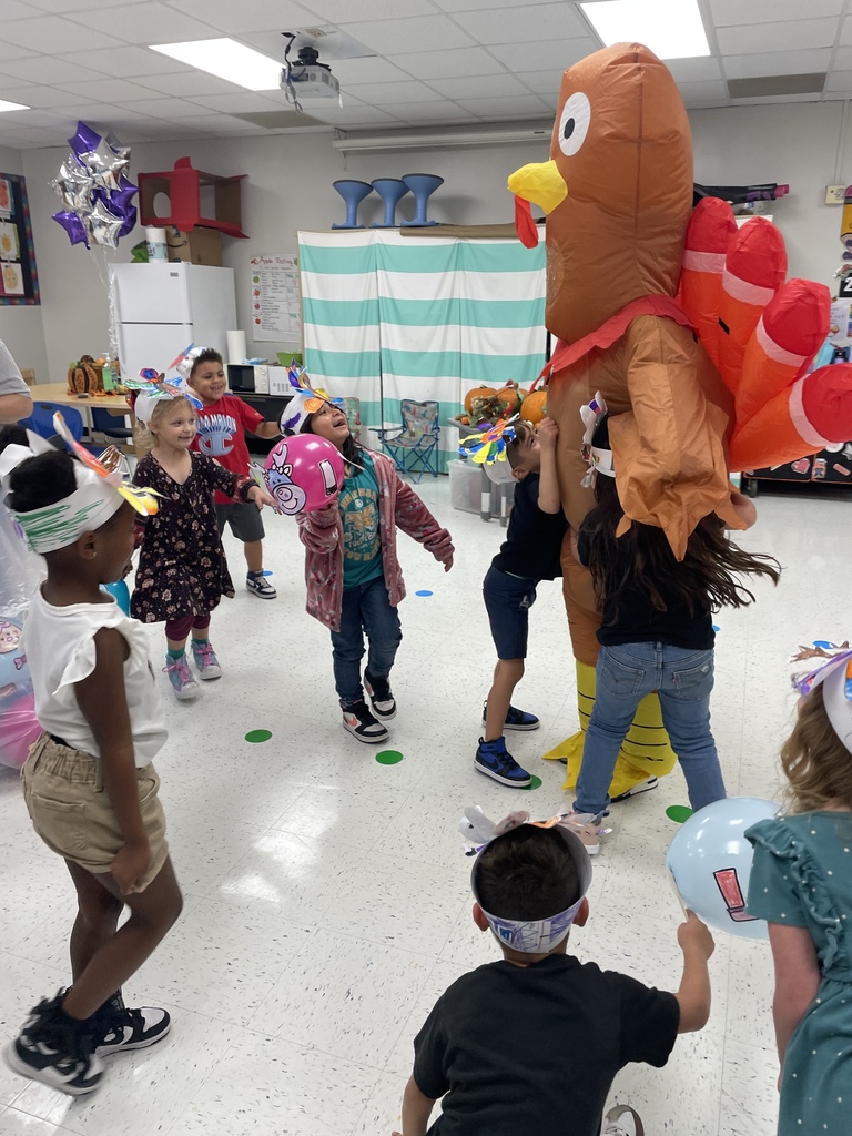 Did you know the Macy’s Thanksgiving Day Parade started with puppets? Our Pre-K, Kinder, and 1st-grade students do! After learning all about the history of the parade and the inventor of the very first puppet float, they put their engineering skills to the test. They designed and created their very own animal balloon floats for a special hallway parade today! To top it all off, Mrs. Gay—the winner of our Feather Fundraiser—was a fabulous sport and joined the fun as our official Turkey Teacher!
