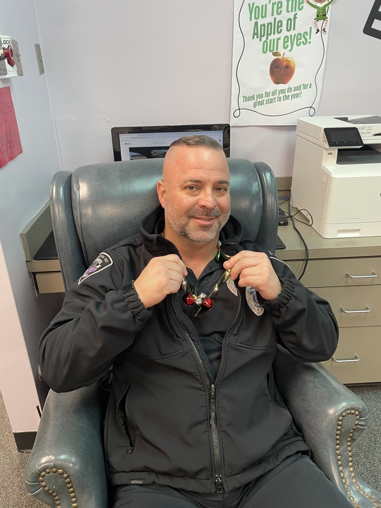 Today our teachers and students were jingling their way into the holiday spirit with bells and big smiles! Love seeing the joy around campus this time of year. Tomorrow is Winter Wonderland Day—can’t wait to see everyone dressed in blue and white!