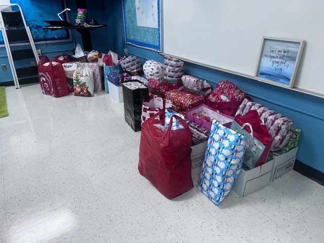 The halls are bright and our hearts are full! This year, we were able to support 31 children in our community to ensure they have a beautiful holiday. Huge shoutouts to the 12U Angleton Assassins, our PTO, Ms. Gebert, and all our Angel Tree donors. A special thanks to Mrs. Guilbeaux and Mrs. Guenther for the extra support, and to everyone who donated their time or resources. It’s more than just gifts; it’s about showing our students they are loved. Merry Christmas to our wonderful school family!