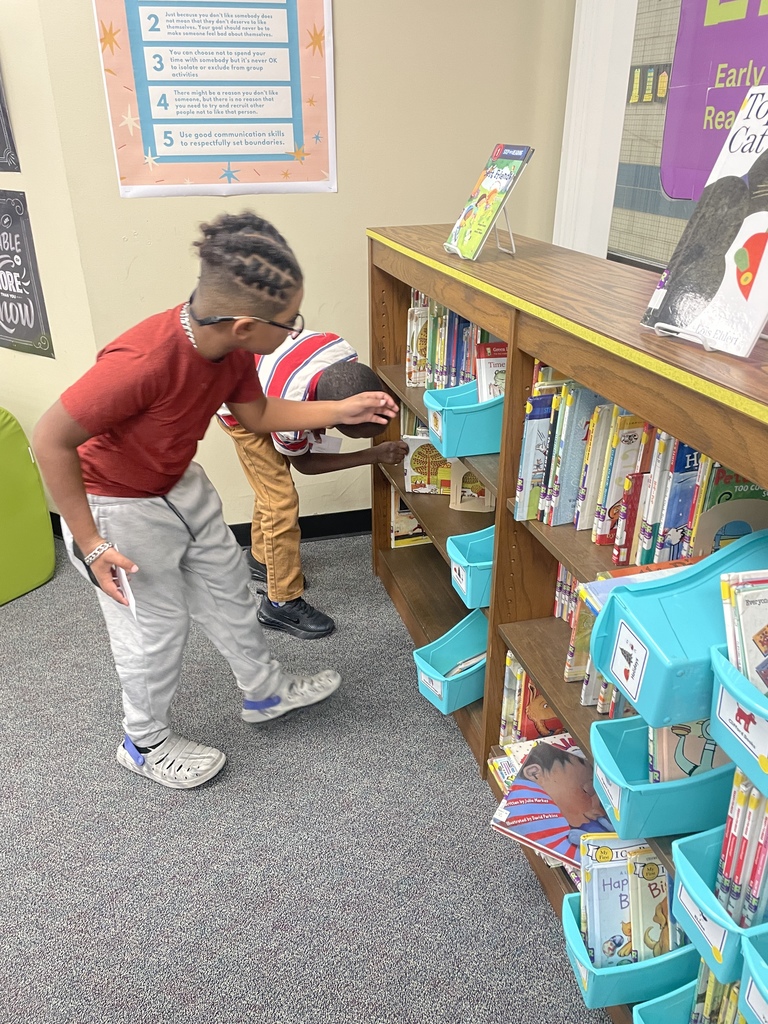 Mrs. Arias’ kindergarteners spent some quality time in the library diving into Steven Kellogg’s The Three Little Pigs. After finding some great new reads, they worked on special activities to sharpen their storytelling skills. We are building all the excitement for a very special visit from Main Street Theater, who will be performing The True Story of the Three Little Pigs for us soon!