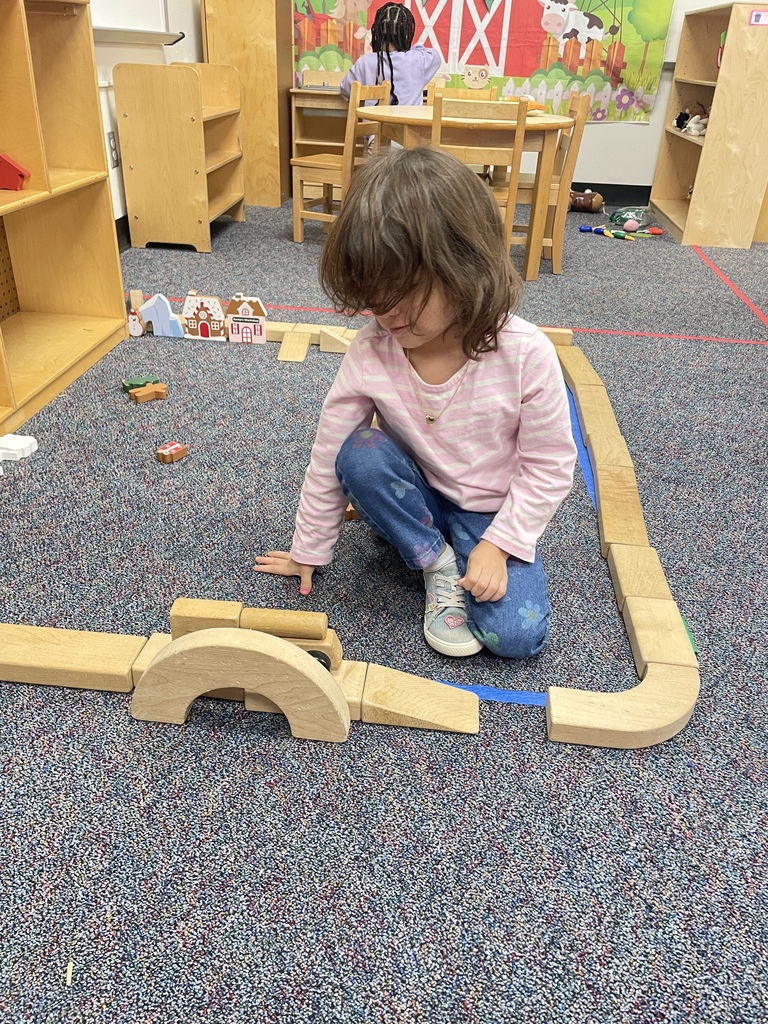 Who knew "work" could be this much fun? In our Pre-K classroom, center time is where the magic happens. Whether they are building architectural masterpieces with blocks, practicing fine motor skills with LEGOs, or developing social-emotional language over a "phone call," our students are learning through every single interaction. We aren't just playing; we’re building the foundation for a lifetime of curiosity!
