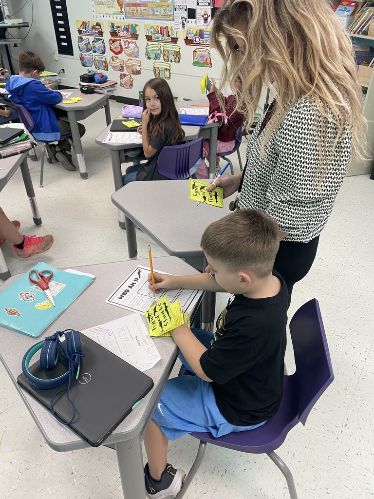 Ms. Brown’s class is taking a deep dive into the ocean! Our 2nd graders turned into "reading researchers" as they explored the world of sharks. Using non-fiction text features, students practiced identifying captions, headings, and diagrams to become experts on their favorite finned friends. It’s amazing to see these young scholars so engaged and hungry for knowledge!