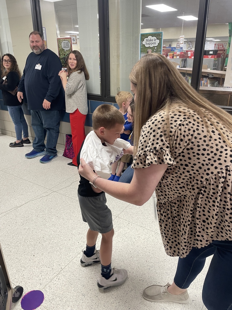 Our hallway was buzzing with excitement! Just before the break, we celebrated our third AR Parade of the year! There is nothing quite like the energy of our students being cheered on as they earn those "Super Reader" shirts. We are so proud of the hard work and miles of pages these students have covered. We only have one parade left for the school year—let’s keep that reading momentum going, Rancho Isabella!