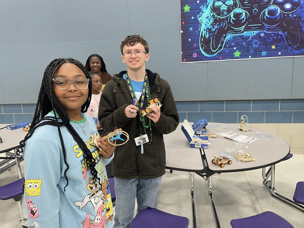 Science in action! Our 5th graders are diving deep into their STEM kits with a little help from their high school friends. From wooden rotors to solar-powered wheels, the Power Bugs Club is buzzing with creativity today!