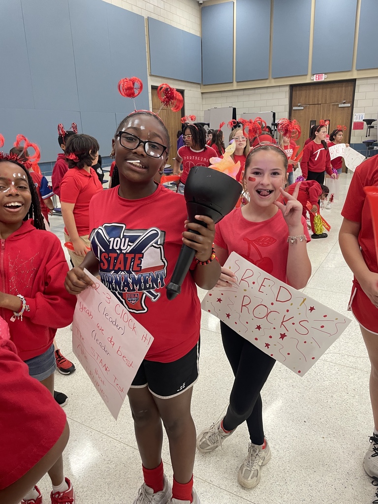 To kick off the first STAAR testing week of the season, our entire school family lined the hallways to cheer on our amazing 3rd, 4th, and 5th graders. From a surprise letter of encouragement from LeBron James to heartwarming videos from parents and teachers, our students know they have a whole village behind them.  A huge thank you to the Junior High cheer and dance teams for bringing the hype! We are so proud of our testers—you’ve got this!