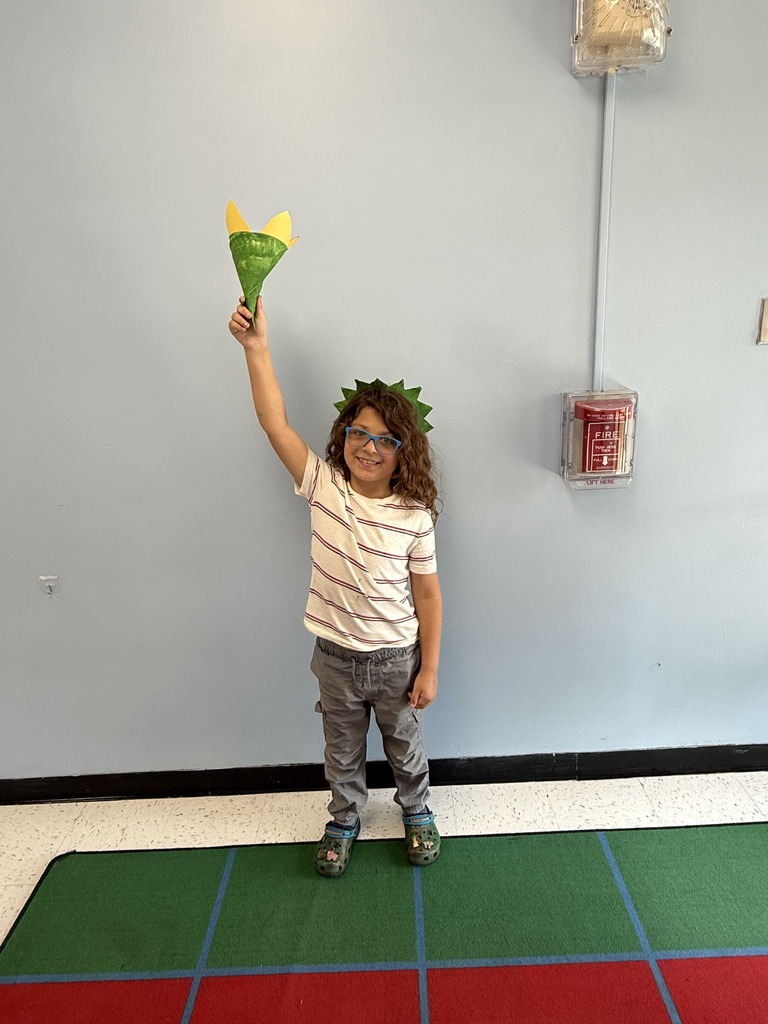 Our Kinder students had a 'torch-bearing' good time learning about American symbols. Check out these mini Lady Liberties showing off their handmade crowns and torches. We think they’re doing a monumental job!