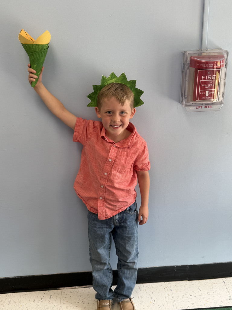 Our Kinder students had a 'torch-bearing' good time learning about American symbols. Check out these mini Lady Liberties showing off their handmade crowns and torches. We think they’re doing a monumental job!
