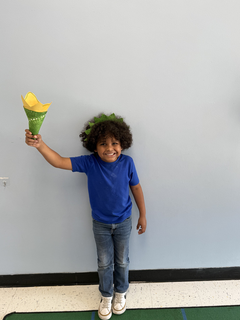 Our Kinder students had a 'torch-bearing' good time learning about American symbols. Check out these mini Lady Liberties showing off their handmade crowns and torches. We think they’re doing a monumental job!