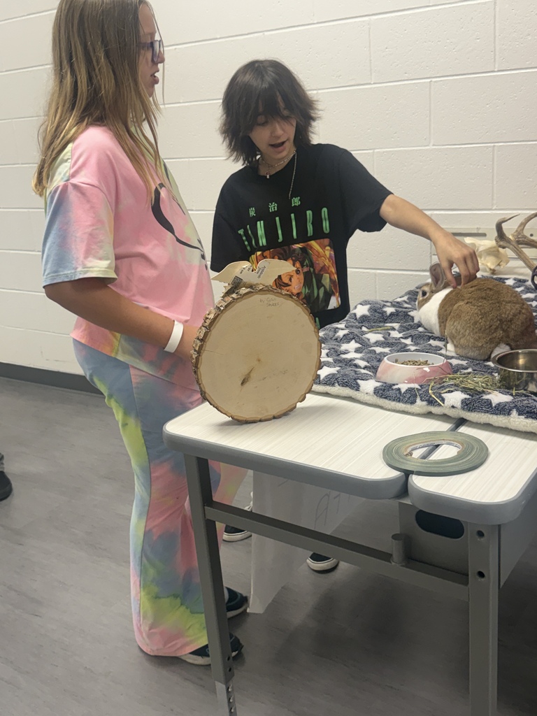 Big dreams start with a single spark! Our Rancho 5th graders recently spent the day exploring the Angleton ISD CTE building, getting a hands-on look at the incredible career paths waiting for them in high school. From professional grooming to health science, the future is looking bright!