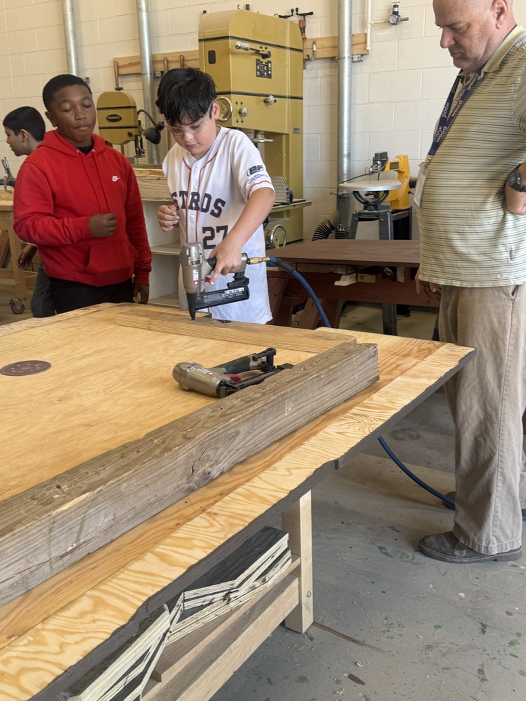Big dreams start with a single spark! Our Rancho 5th graders recently spent the day exploring the Angleton ISD CTE building, getting a hands-on look at the incredible career paths waiting for them in high school. From professional grooming to health science, the future is looking bright!
