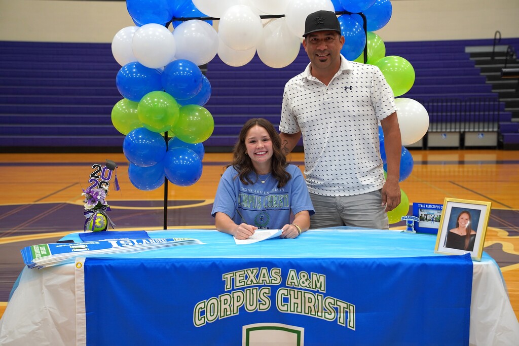 Ambrielle Linscombe signs to Texas A&M Corpus Christi