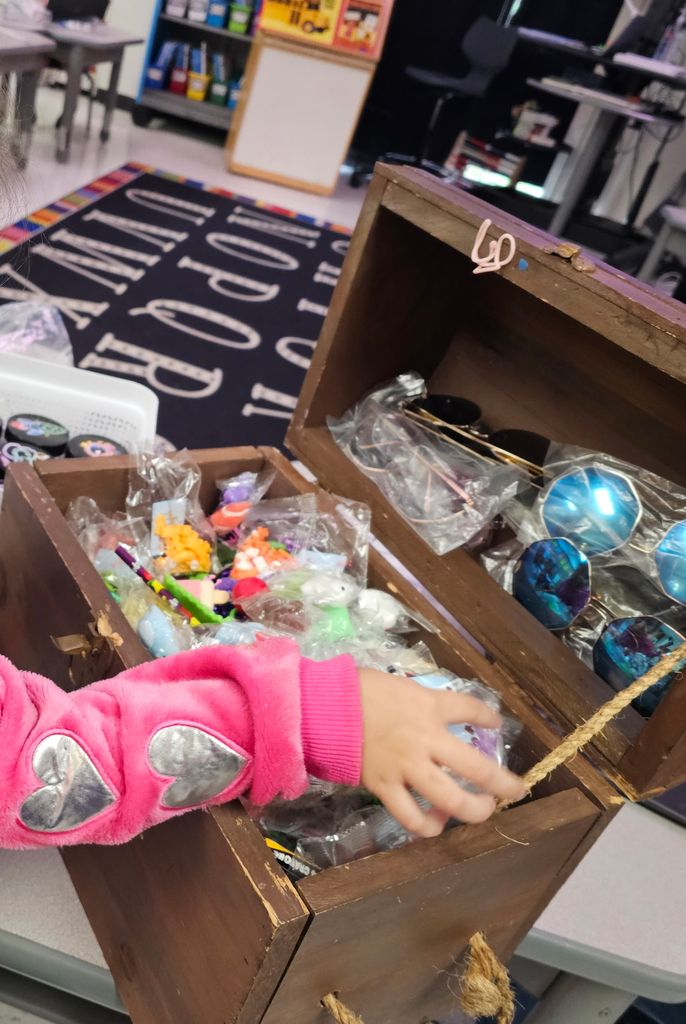 Hard work pays off in Ms. Morra’s kindergarten class! ⭐️ Our little leaders are earned stars all week by making great choices, practicing kindness, and following our PBIS goals. Trading them in for special rewards is the best part of the day!