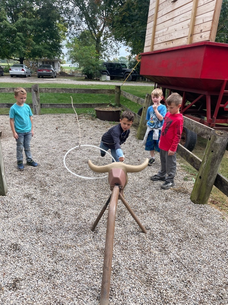 Kindergarten field trip - Marmon Valley Farm