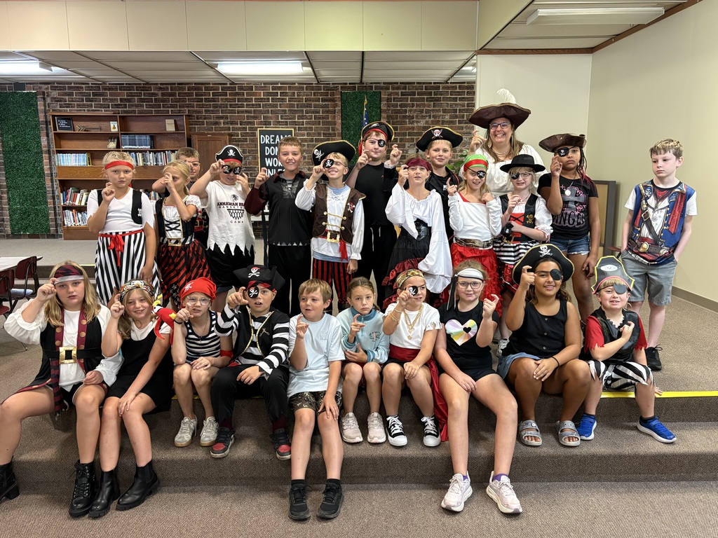 photograph of students in 4th grade dressed as pirates