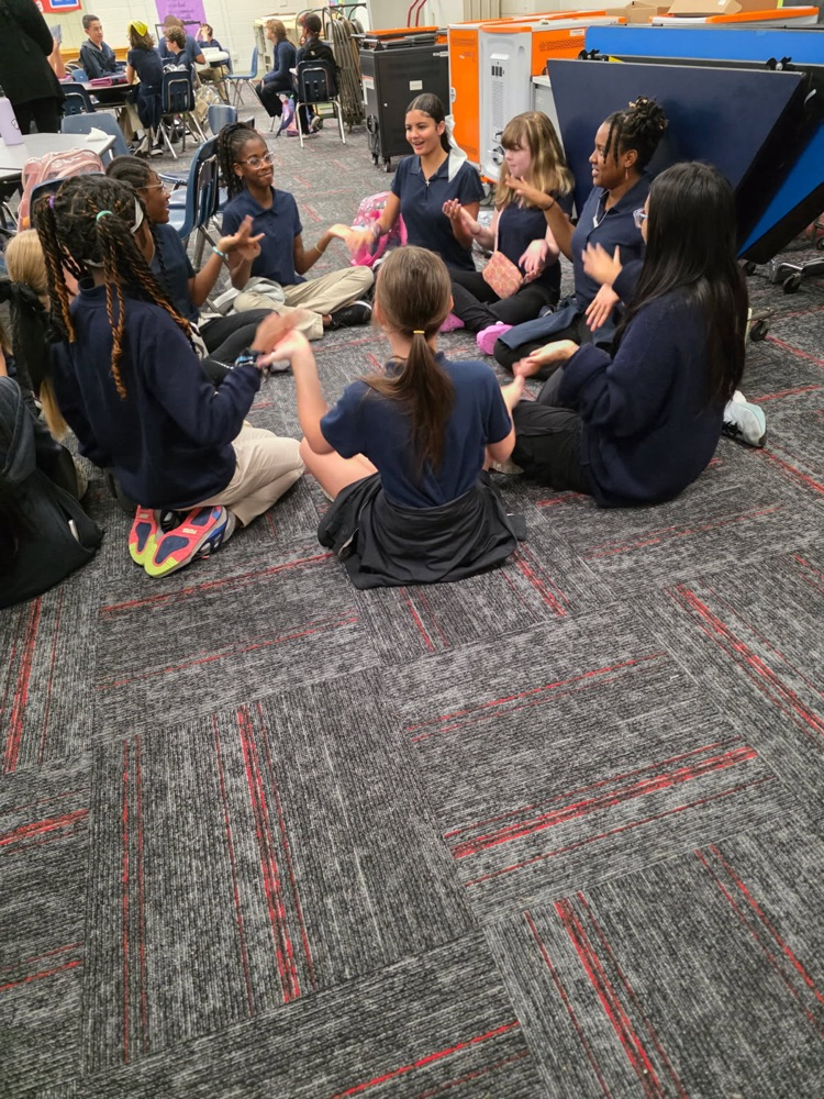 Teamwork makes the dream work! 👏 During indoor recess, 7th grade students were all in on a game of concentration, and it was the perfect way to build some team spirit. #aacpsawesome #belonggrowsucceed 