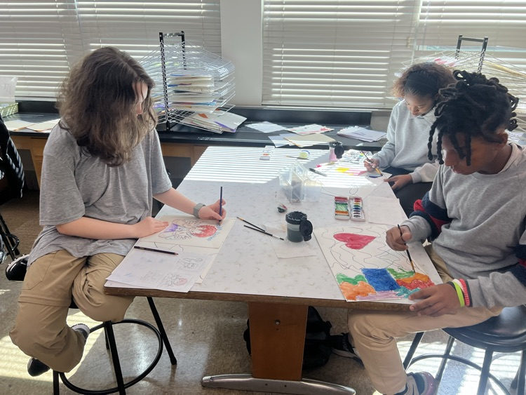 Mindful art in the making! ✍️ Art students are diving into the beautiful world of Zentangle patterns. It’s incredible to see them transform simple lines and shapes into intricate, stunning sketches. #aacpsawesome #belonggrowsucceed 