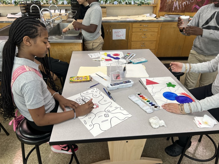 Mindful art in the making! ✍️ Art students are diving into the beautiful world of Zentangle patterns. It’s incredible to see them transform simple lines and shapes into intricate, stunning sketches. #aacpsawesome #belonggrowsucceed 