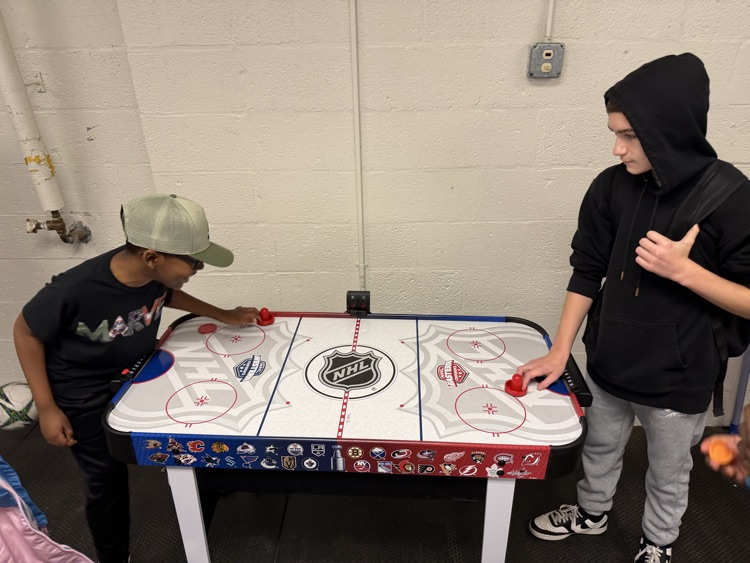 air hockey