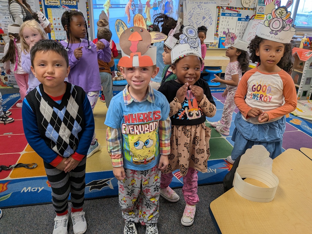 PXL_20251121_192657258