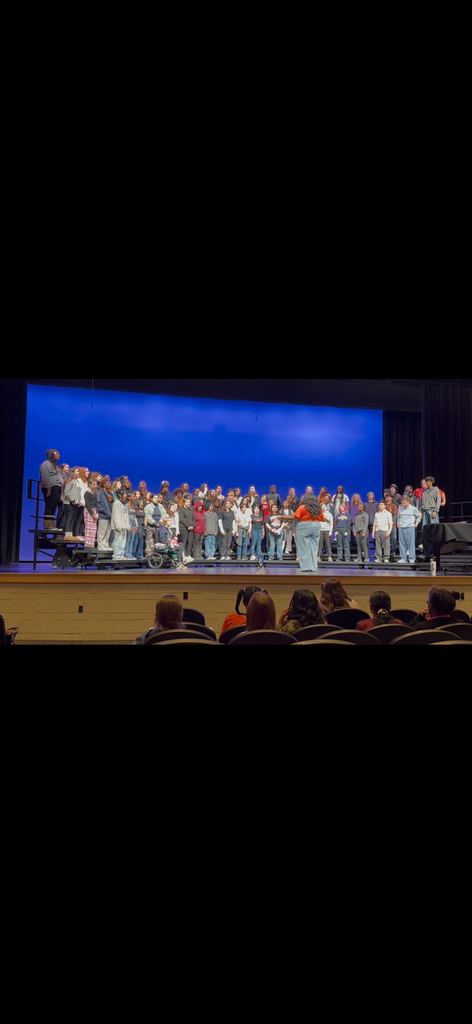 choral students singing 