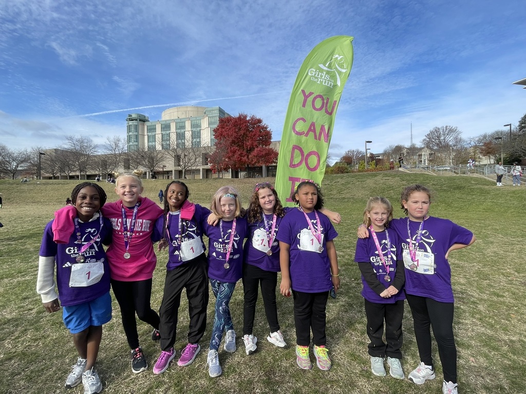 Girls on the run club group 