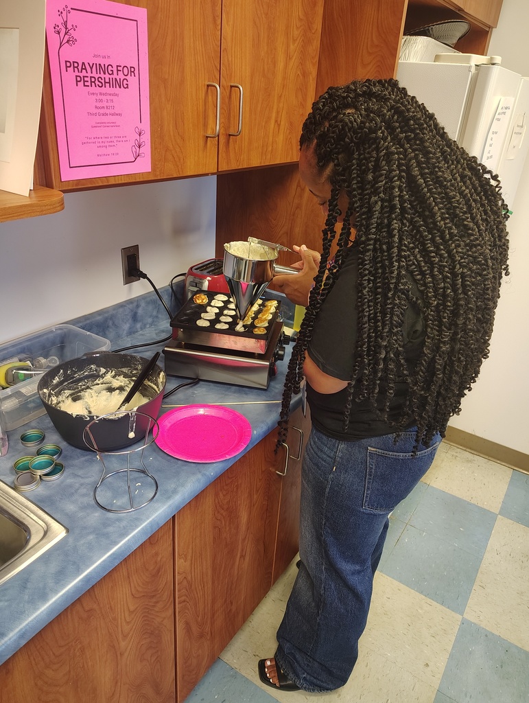 Amazing AP making pancakes