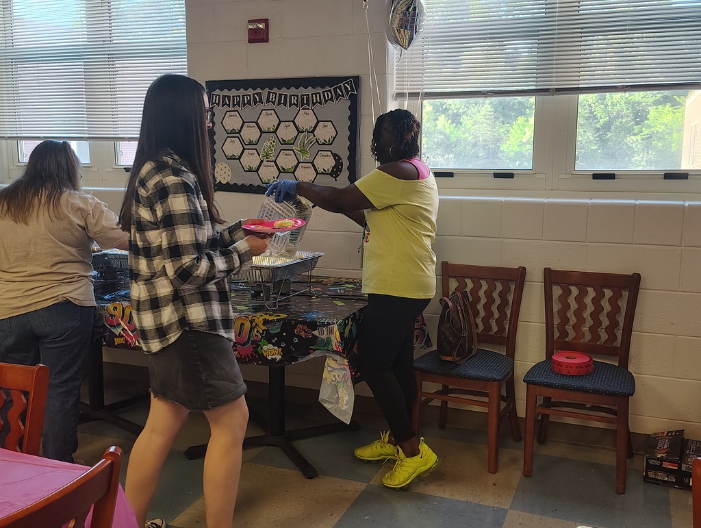 Amazing Principal making eggs