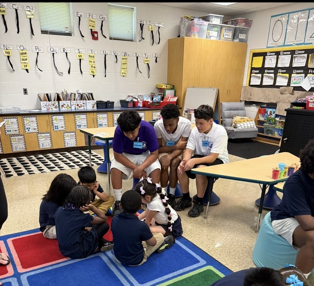AMS students return to Easport ES