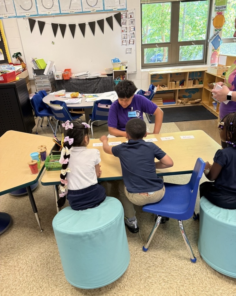 AMS students return to Easport ES