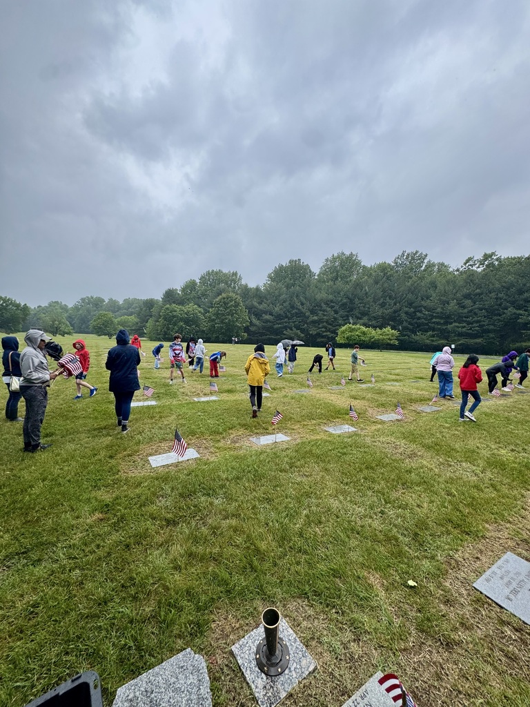 Waugh Chapel Elementary School students at Maryland Veterans Cemetery