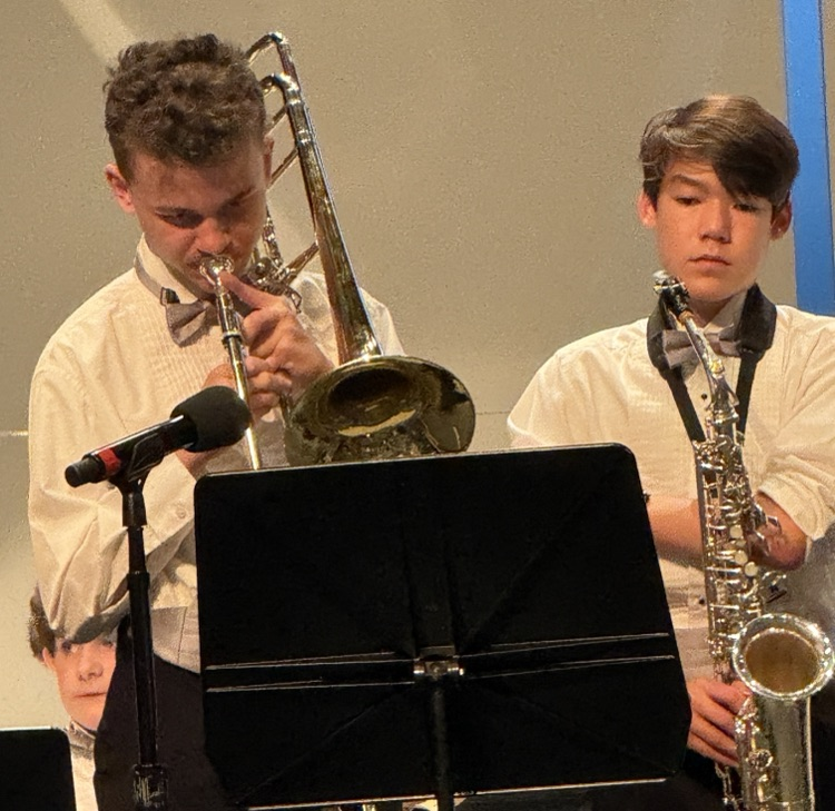 Bravo, band! 🎶👏