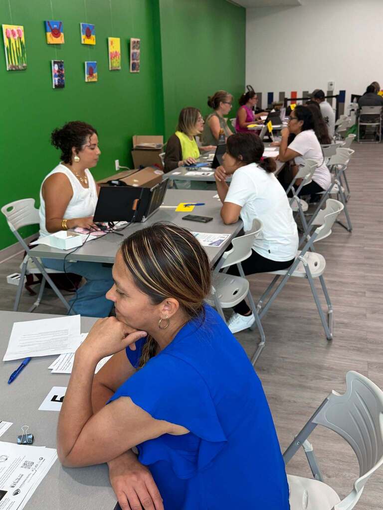 Bilingual Facilitators with families