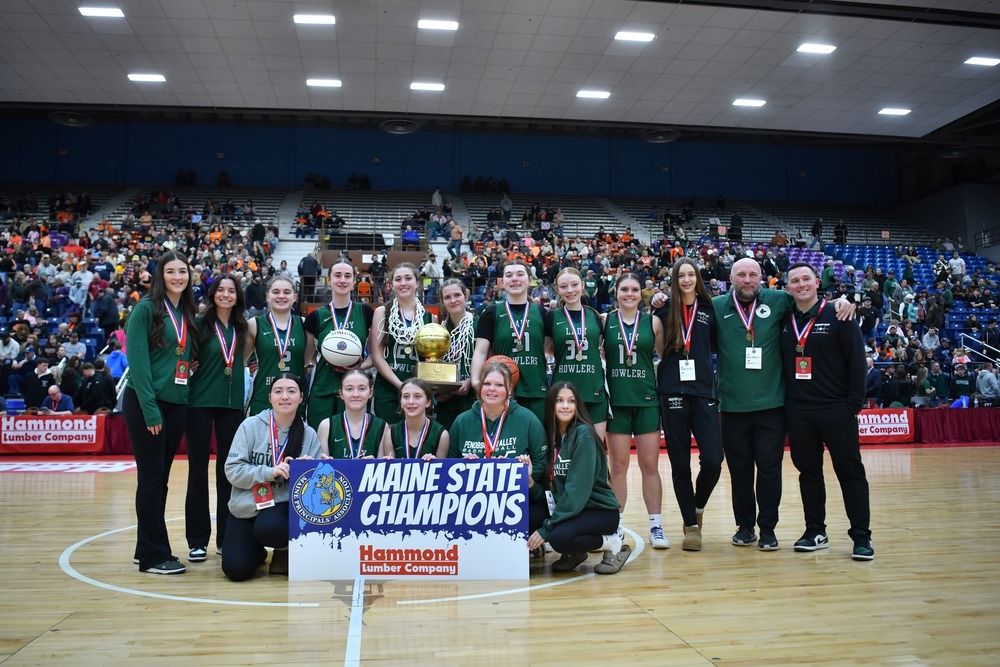 2025/26 State Champions (Photo by Stacey Feldmus)