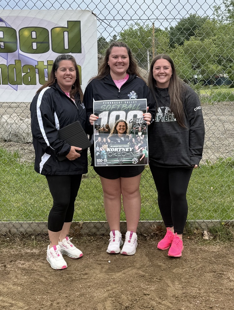 Assistant Coach Kortney McKechnie with Coaches Jessica and Leine McKechnie