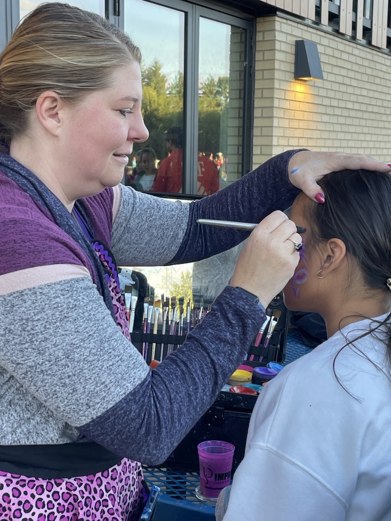 STudent getting her face painted.