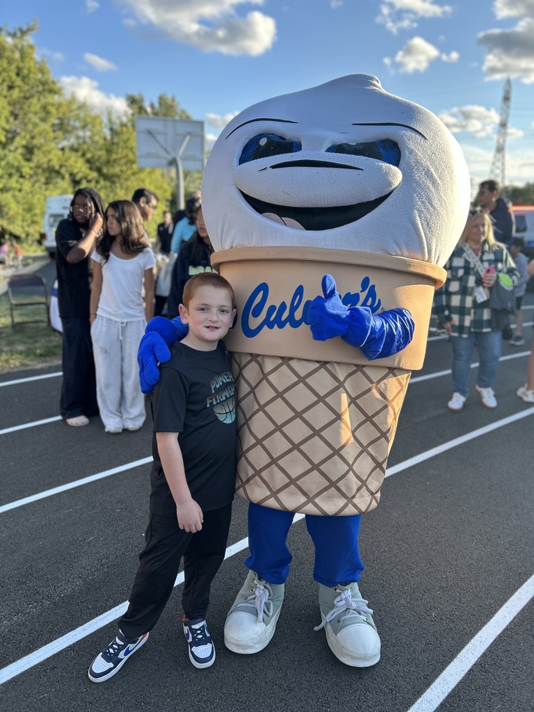 STudent with Culver's mascot