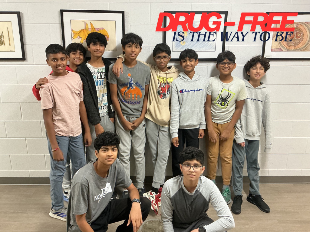 A group of students standing together proud to be drug free