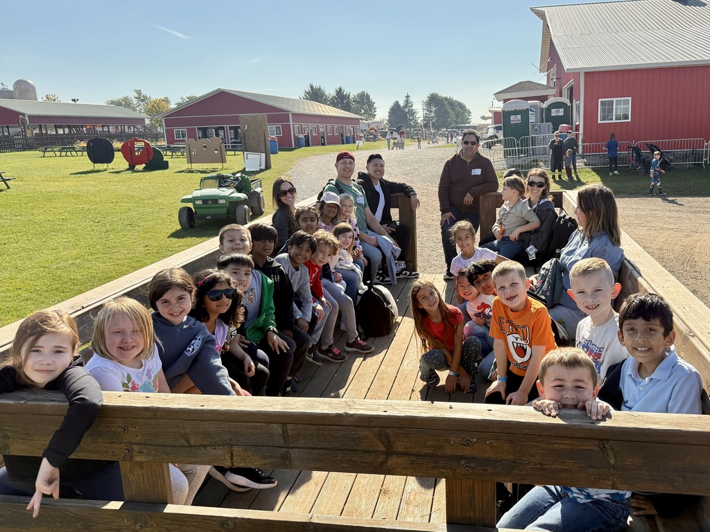 Class pic on a hay ride.