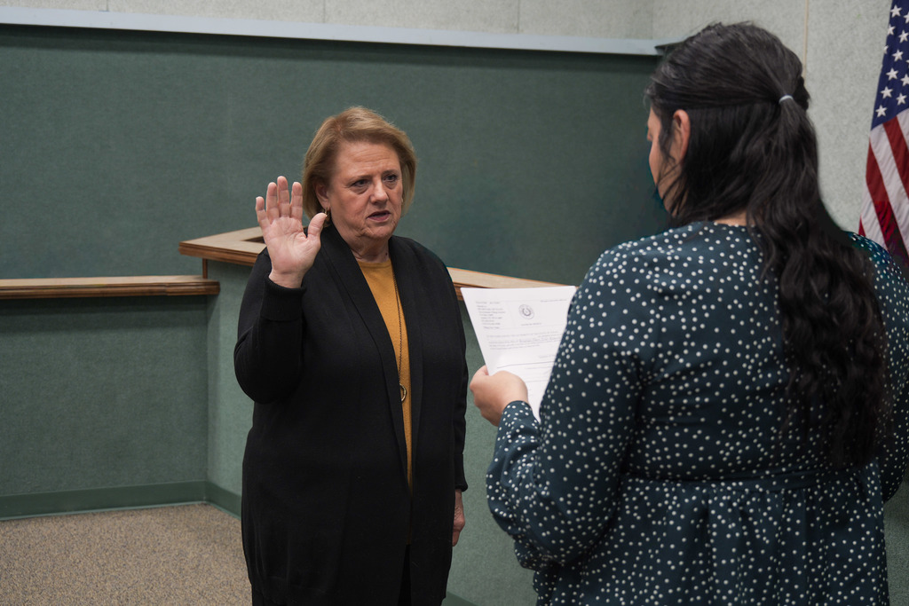 Cheryle Stansberry being sworn in to office