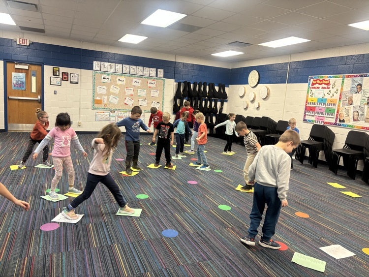 students paper skating