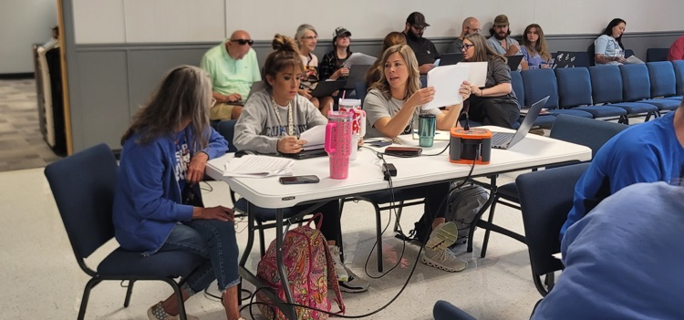 teachers collaborating 