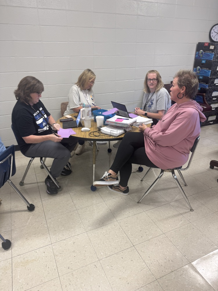 teachers collaborating 