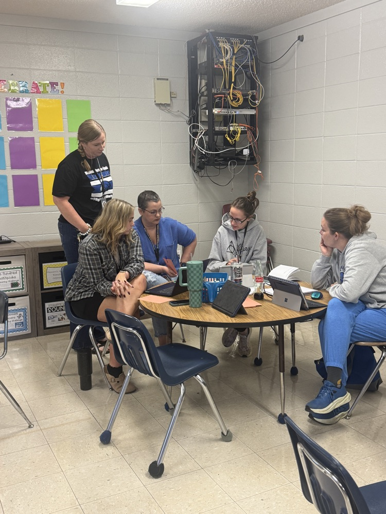 teachers collaborating 