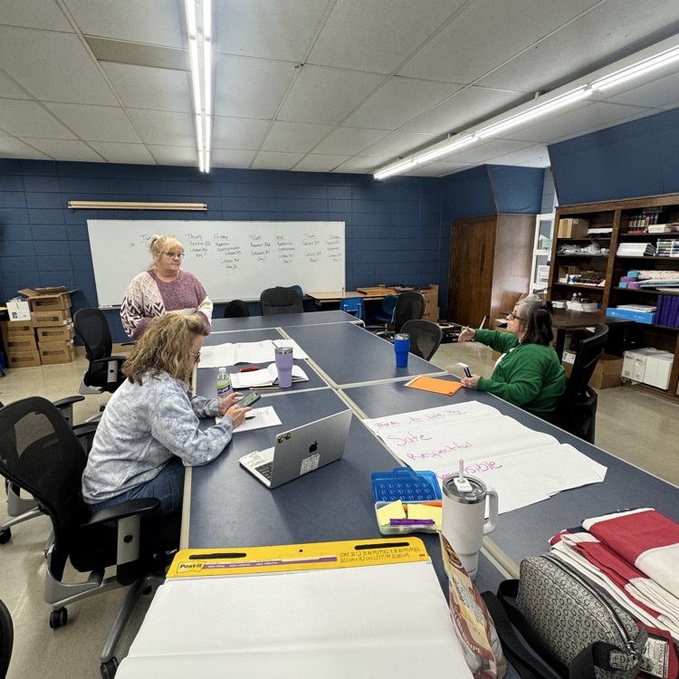 teachers collaborating 